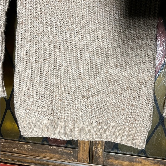 Cozy Charlotte Russe Tan and Cream Marled Women's Sweater - Picture 6 of 9